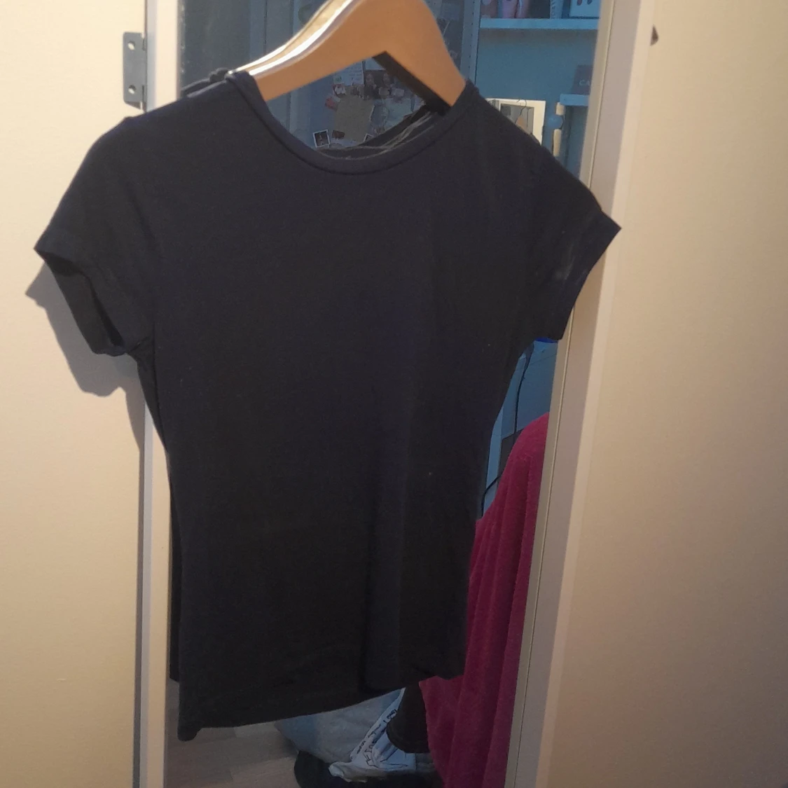 Svart t-shirt från Gina Tricot