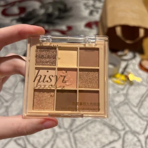 Koreansk Ögonskugga  - billig helt ny & oöppnad koreansk ögonskugga, 50kr.