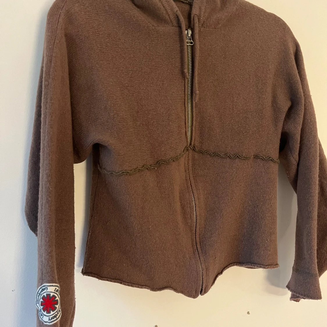 Brun hoodie med vingar från La Luna - 2