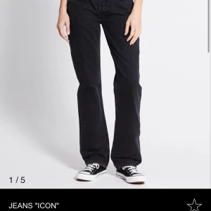 Svarta jeans från lager 157  - Svarta jeans från lager 157, icon. Använt flitigt men inget som är trasigt enbart lite uttvättade!🌟