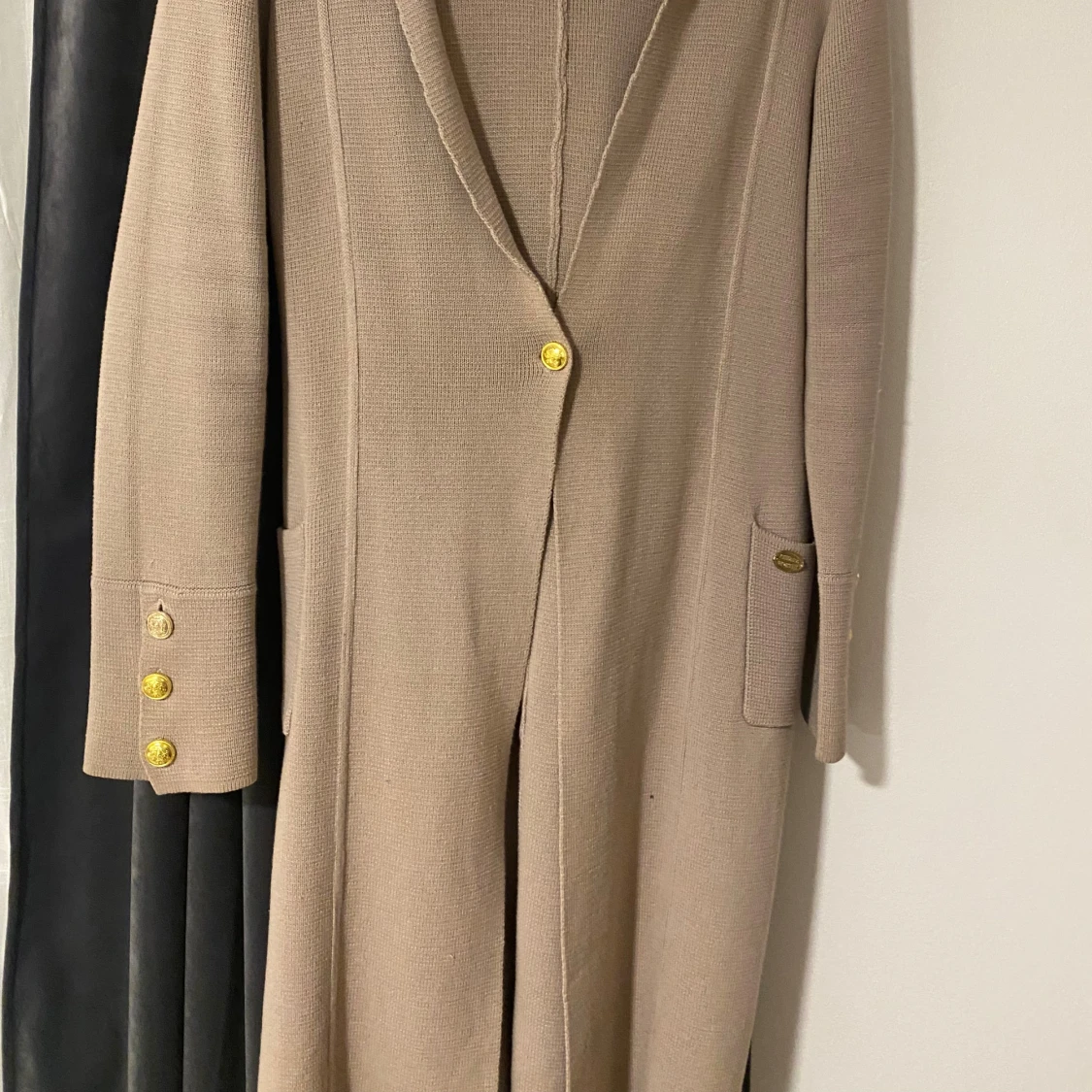 Beige cardigan jacka från Chiara Forti - 1