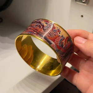 Japanskt armband  - Köpt alldeles nyss på ett museum 