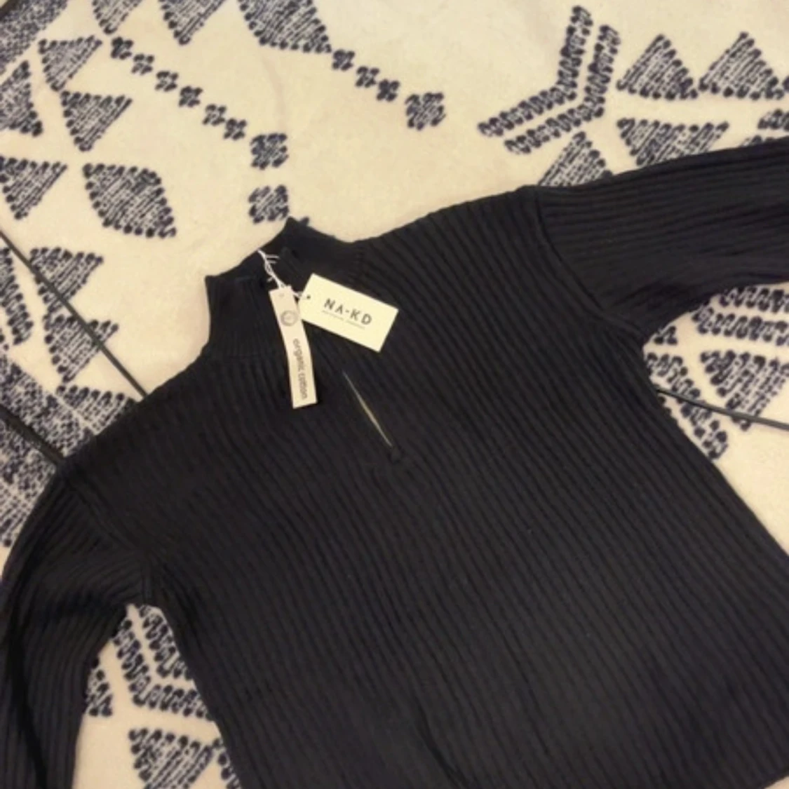 Svart ribbad half zip stickad tröja NA-KD - 1