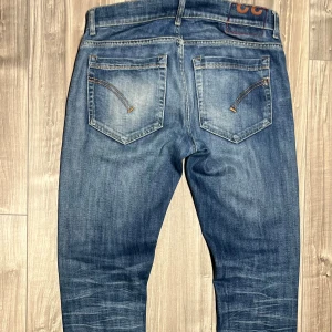 Dondup George Jeans  - Säljer nu dessa dondup George jeans, skriv för fler bilder/frågor🙌🏼