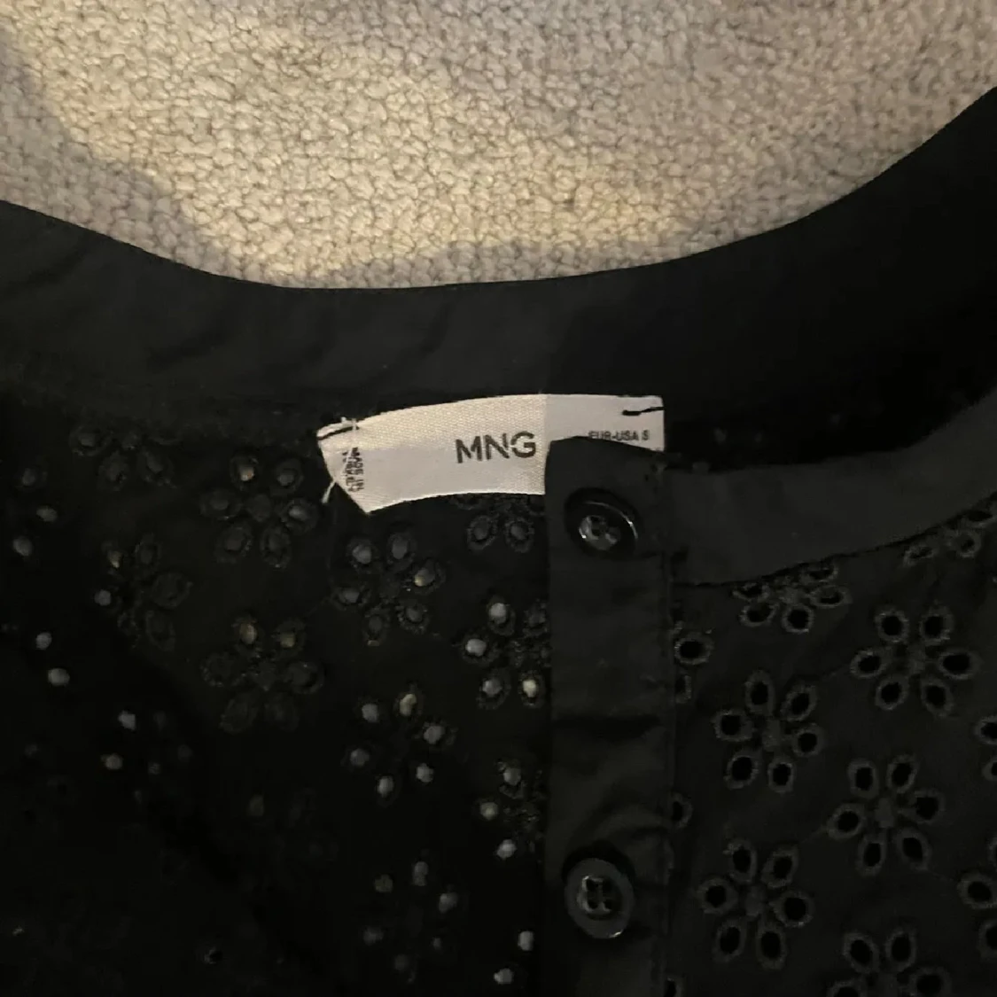 Jättefin blus från mango - 2