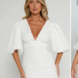 Vit studentklänning showpoo - Vit miniklänning studentklänning från showpoo som ny!