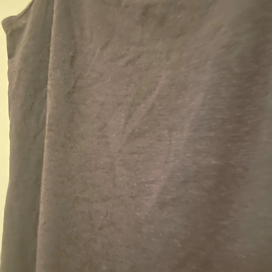 Svart linnetopp med smala axelband - 2