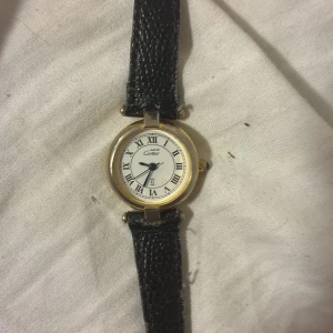 Cartierklocka med svart läderband vintage - Priset kan diskuteras vid snabb affär 