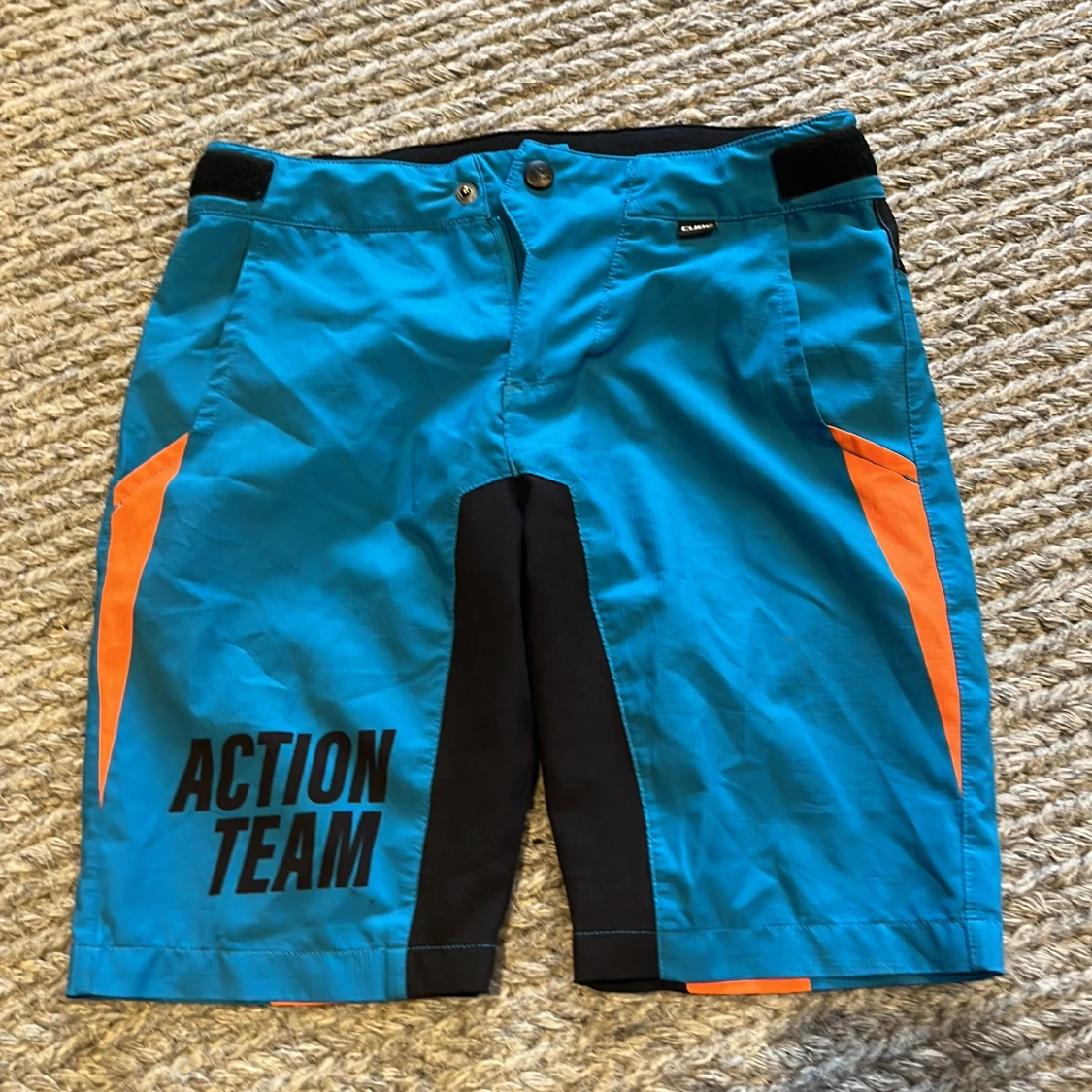 Blå sportshorts från Cube Action Team