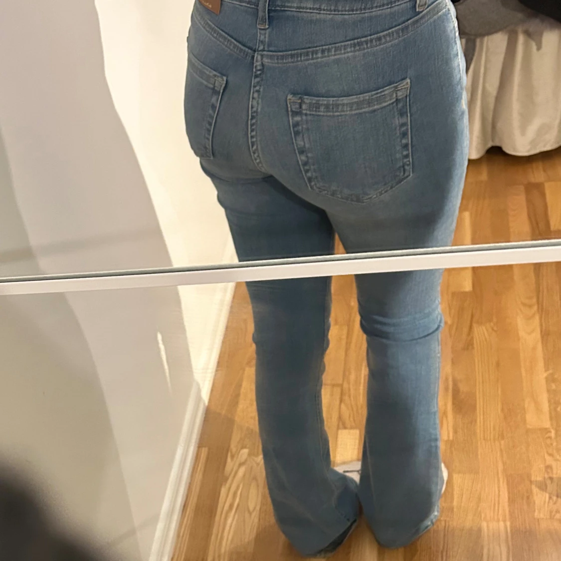 Ljusblå bootcut jeans från only - 1