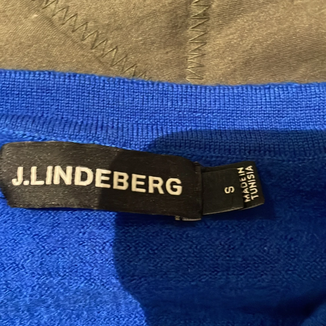 Blå stickad tröja från J.Lindeberg - 2