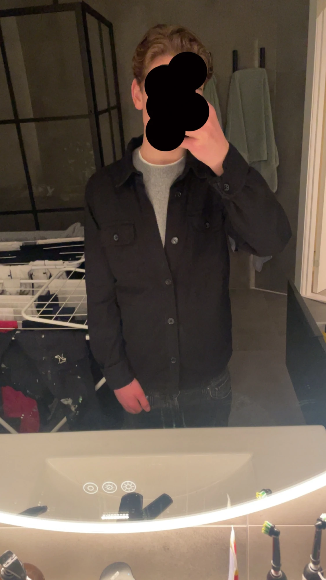 Svart overshirt med fickor - 2