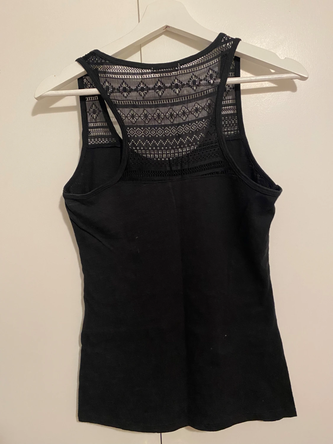 Svart spetslinnetopp  - 2