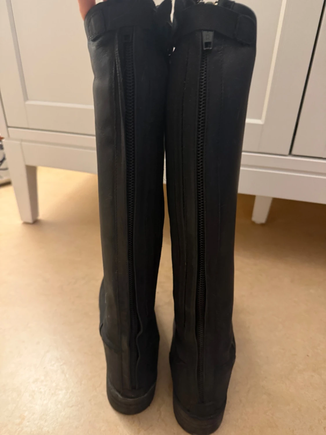 Svarta ridstövlar från CRW i skinn - 3