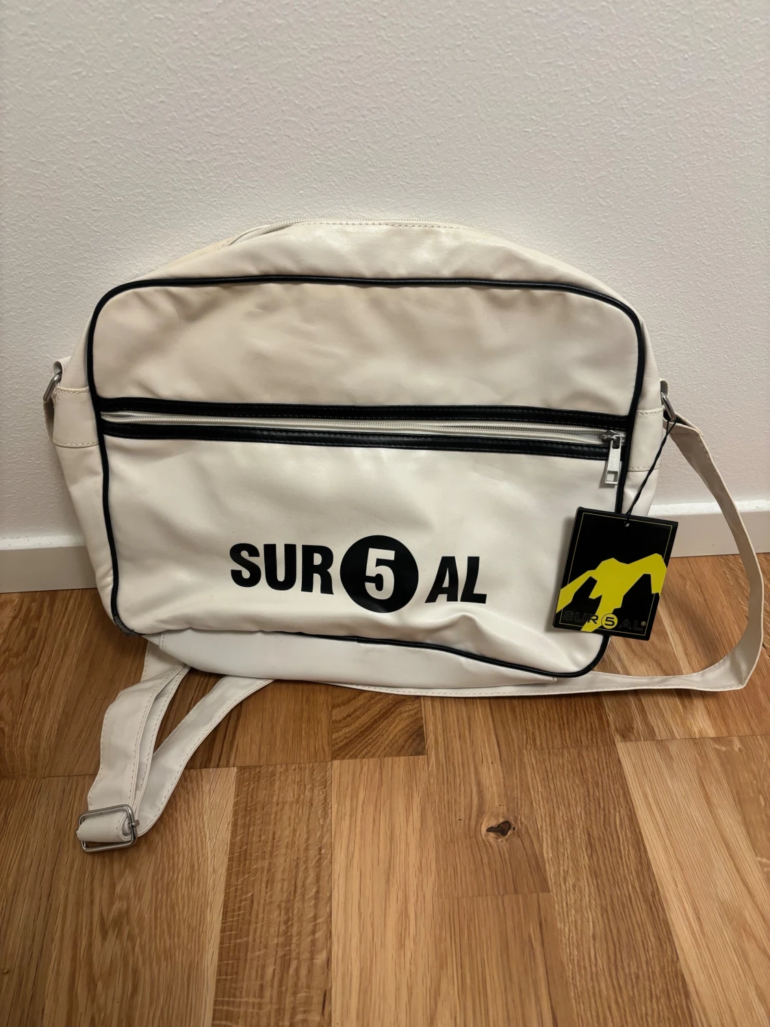 Vit axelväska från Daniel ray