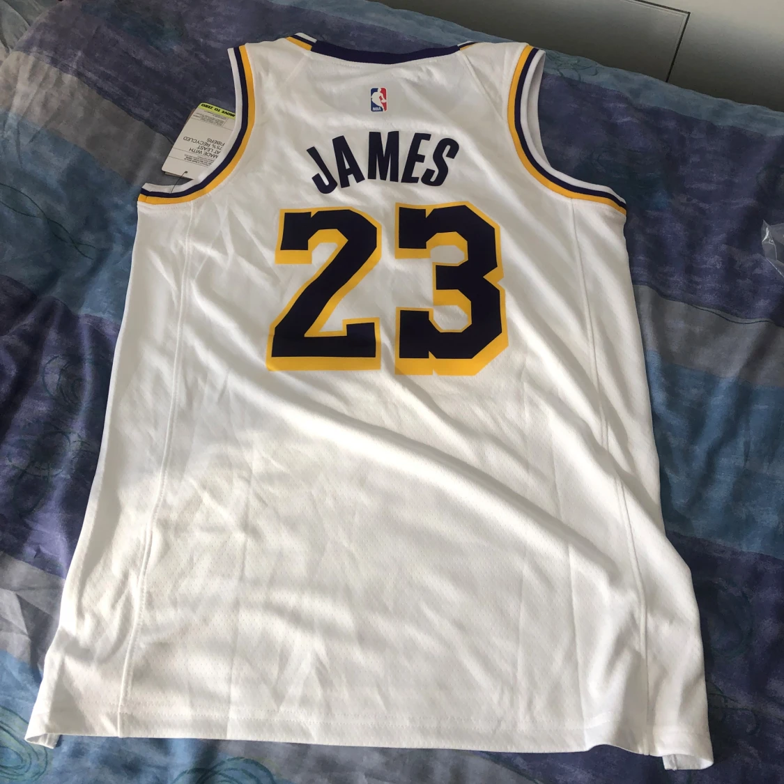 Vit Lakers baskettröja LeBron James #23 **Storlek M** - 1