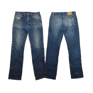 Vintage Levis 501 - Straight fit. Midja 42. Längd 107. Mycket bra skick. Pris går att diskutera.