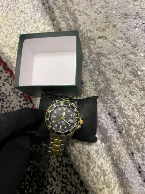 Guld klocka  - Helt ny 