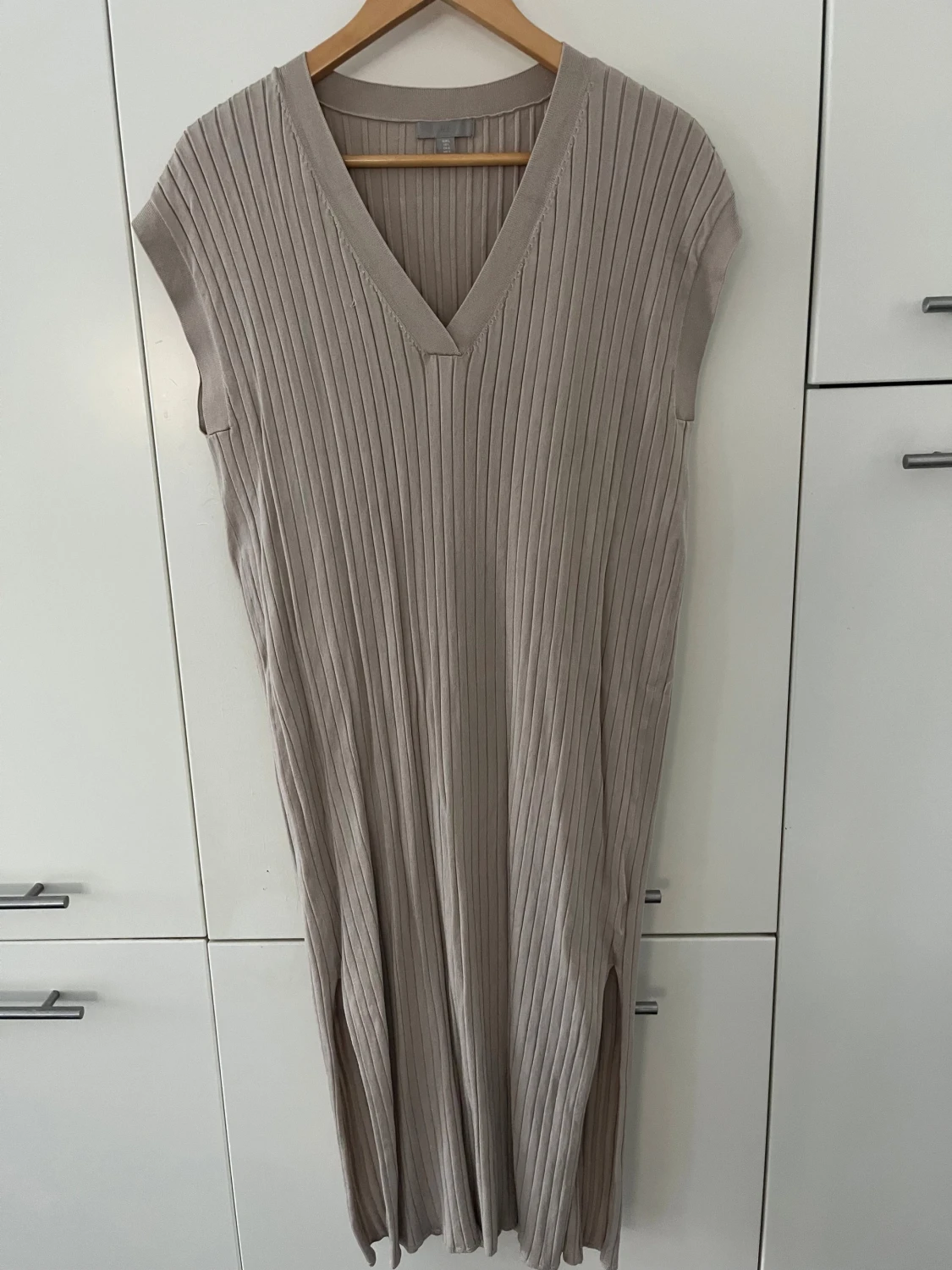 Beige ribbad långklänning H&M