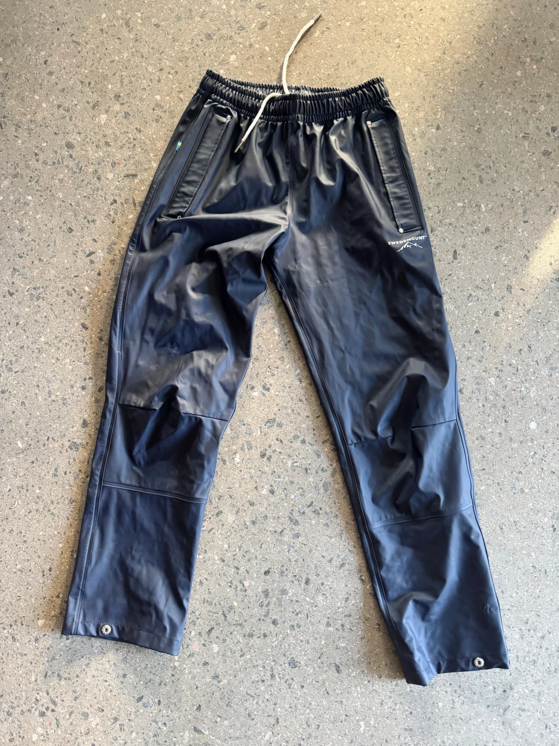 Svarta regnbyxor från Swedmount - 1