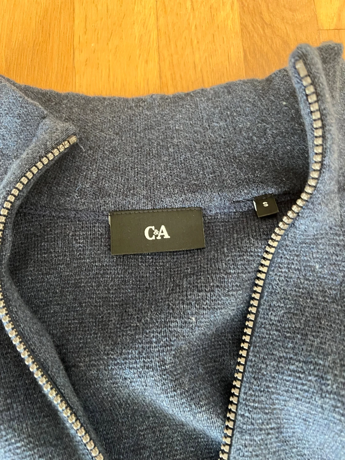 Marinblå stickad kofta från C&A - 1