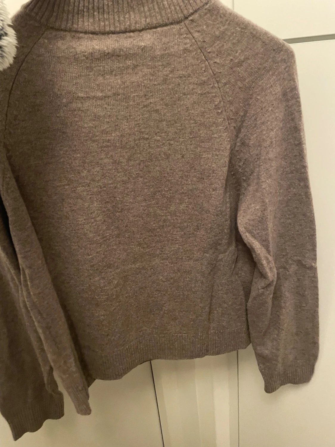 Beige stickad tröja från Wera - 2