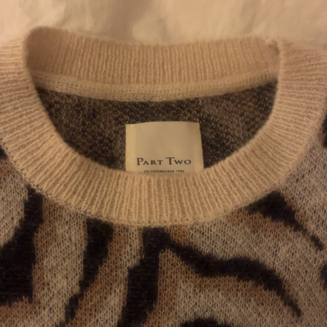 Zebramönstrad stickad tröja - 3