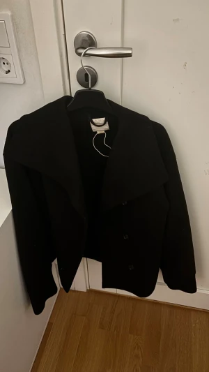 Kappa från Gina  - Kappa från Young Gina ganska använd men fortfarande bra skick! Storlek 170 