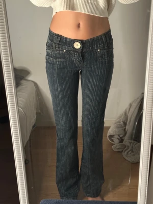 Lägmidjade jeans - Så coola lågmidjade jeans. Inga defekter!🌸
