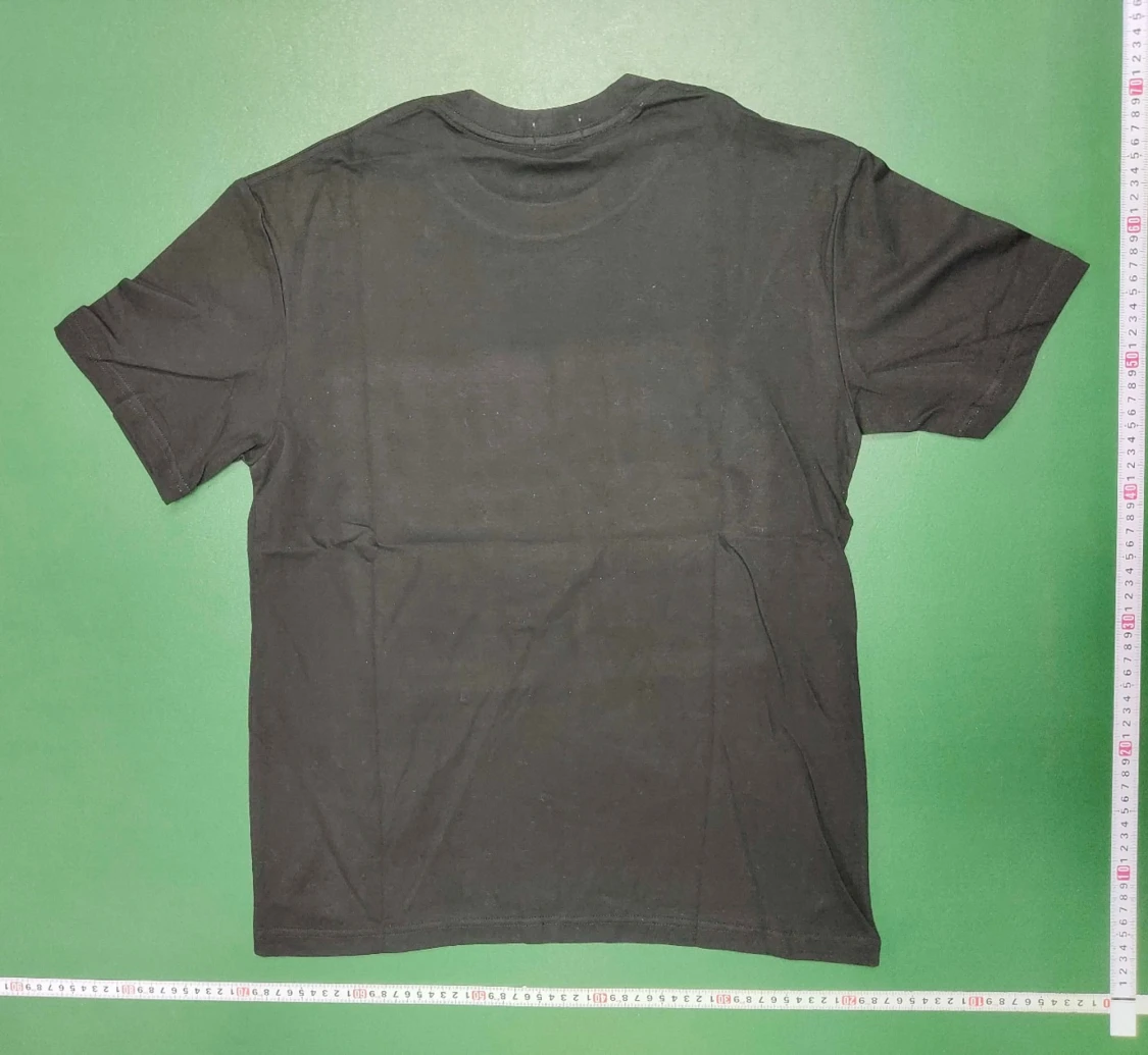 Svart tröja från välkänt märke - 1