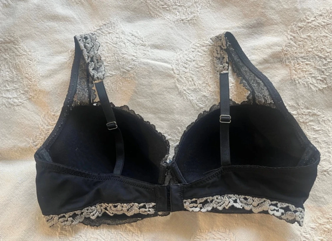 Svart bh med blommigt mönster - 5