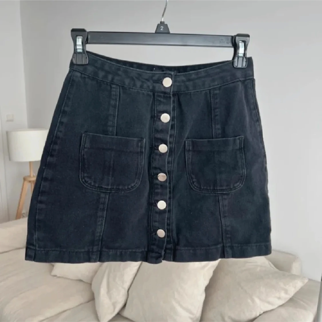 Svart jeanskjol från I Saw It First