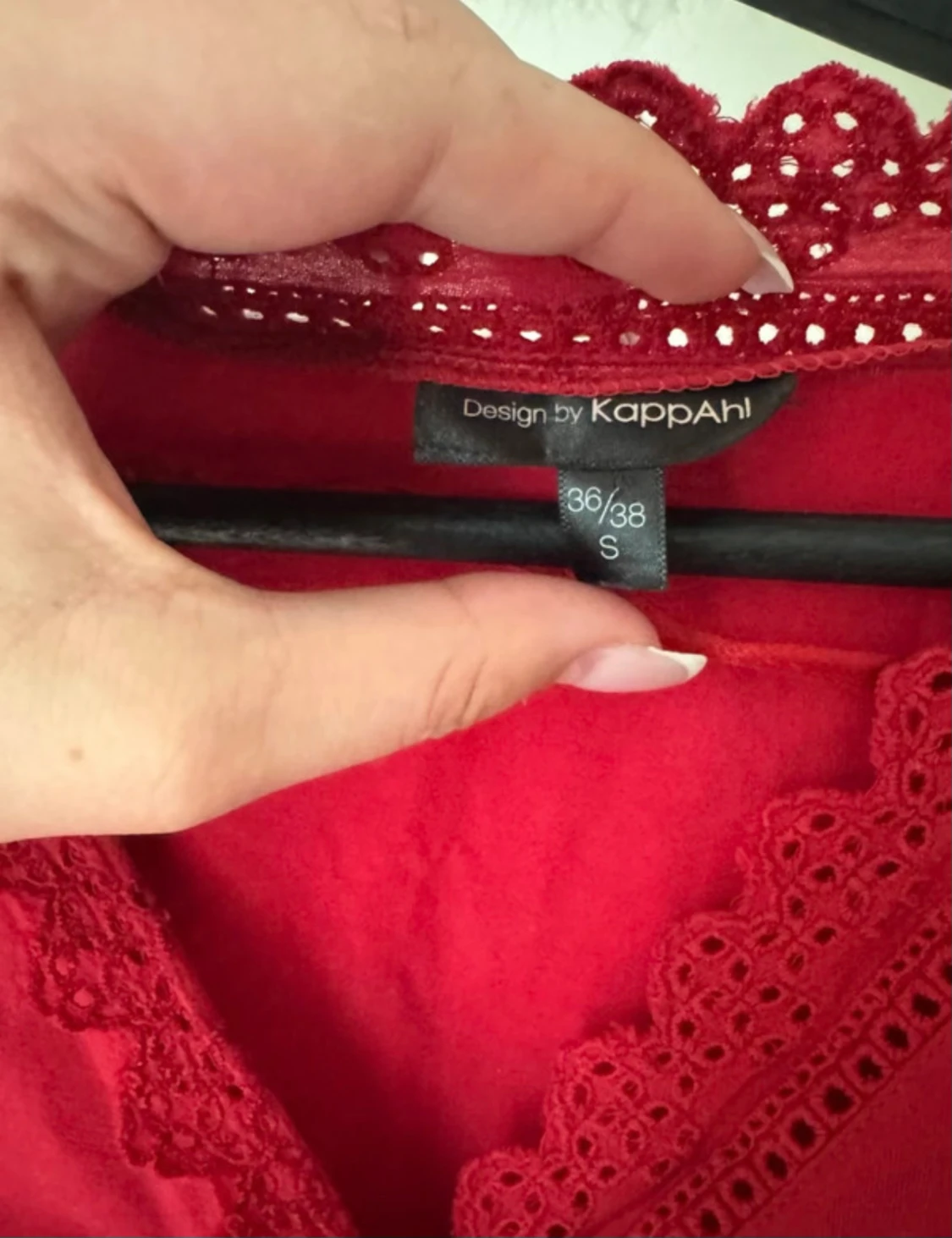 Röd blus med spets från KappAhl - 2