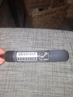 Svart Sennelier Abstract Acrylic 3D Liners - Helt ny köpt idag plus den är i helt ny skick