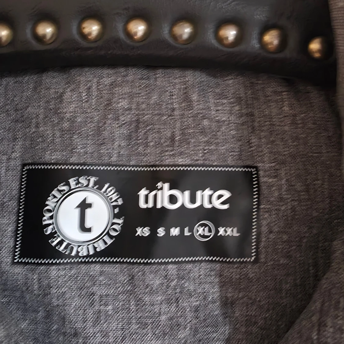 Grå lång pufferjacka från Tribute XL - 3