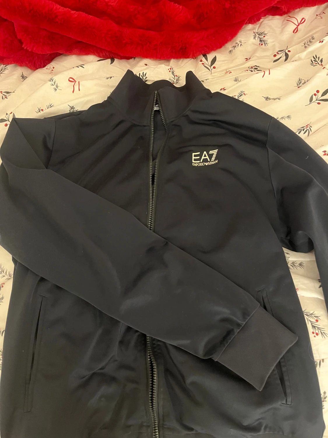 Svart jacka från Emporio Armani EA7