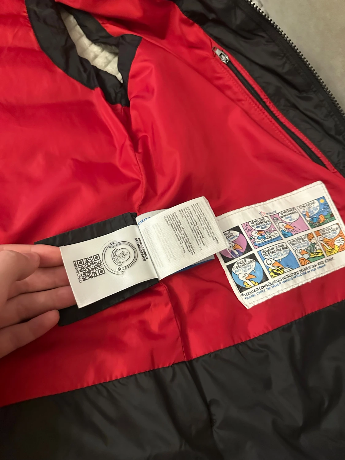 Svart dunväst från Moncler - 4