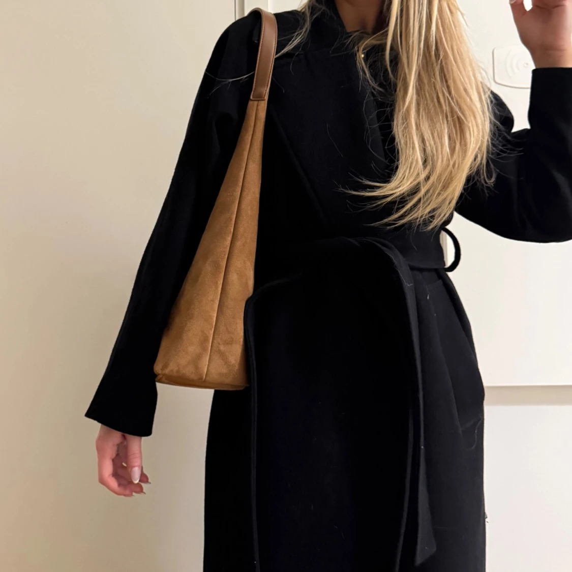 Brun mocka axelväska med justerbart band - 3