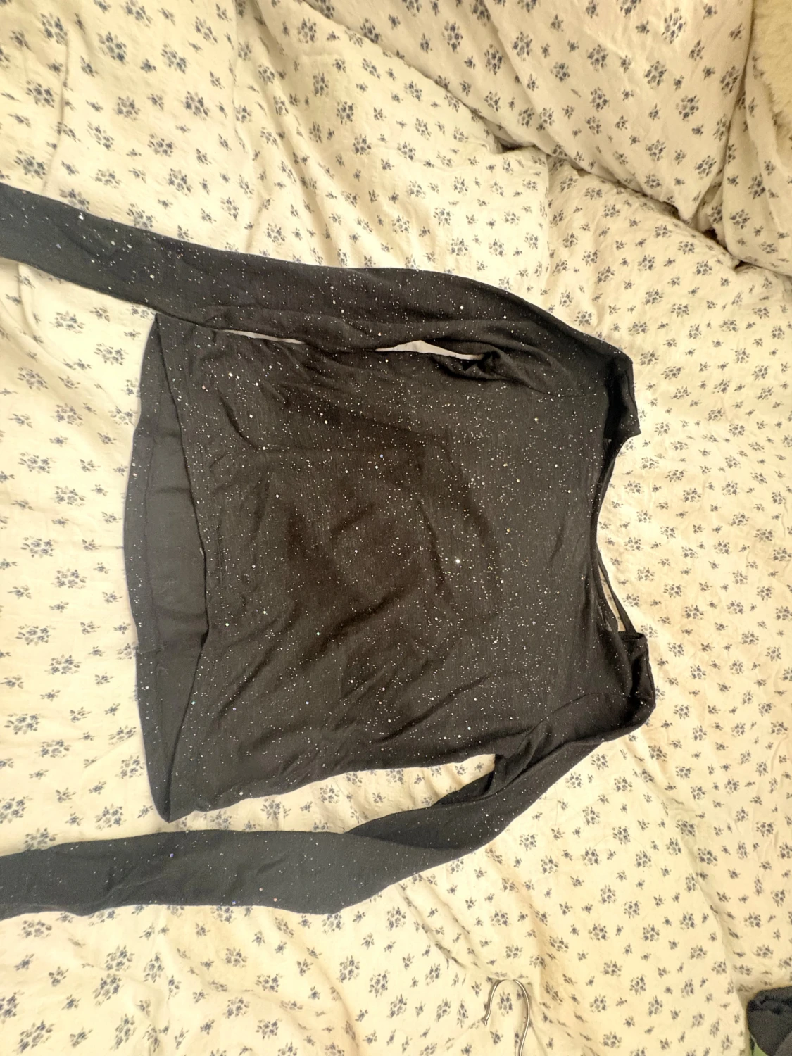 Svart glittrig långärmad tröja H&M