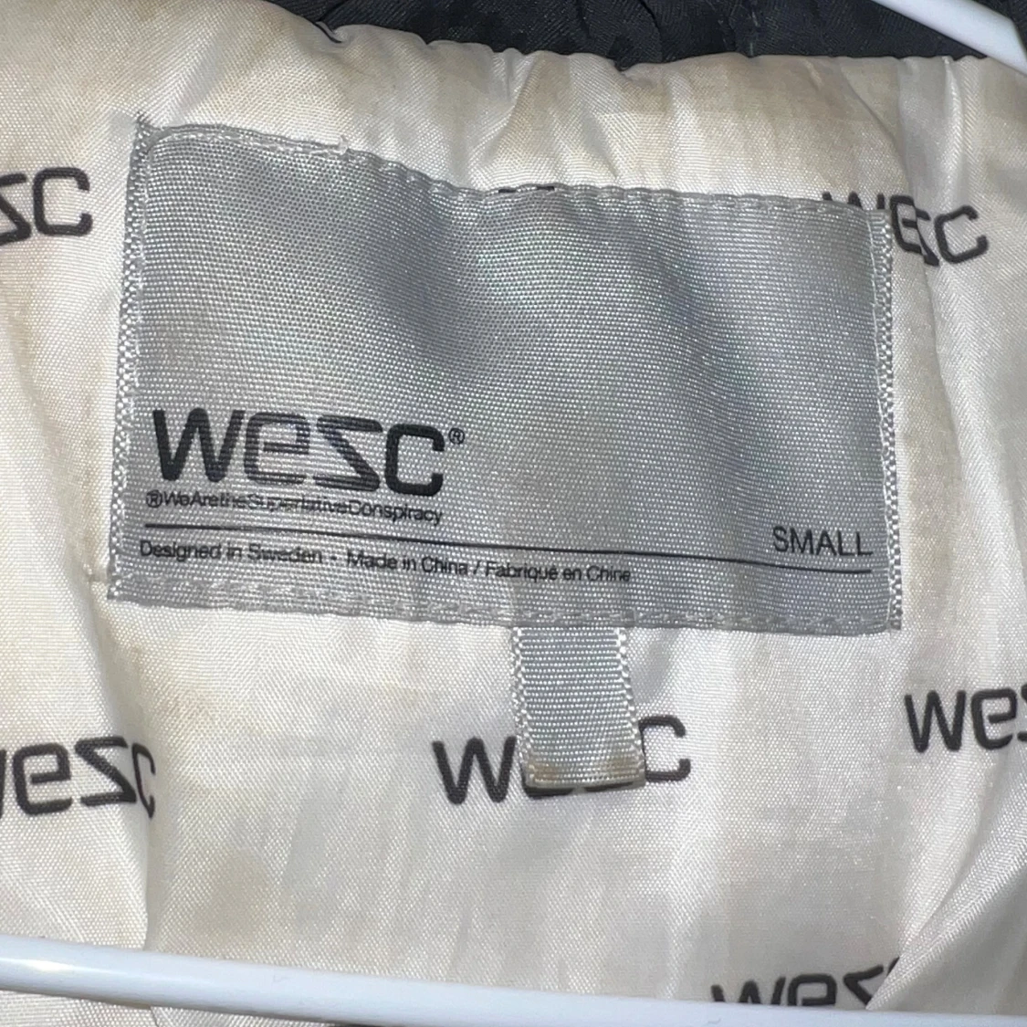 Svart vindjacka från WESC med huva - 2