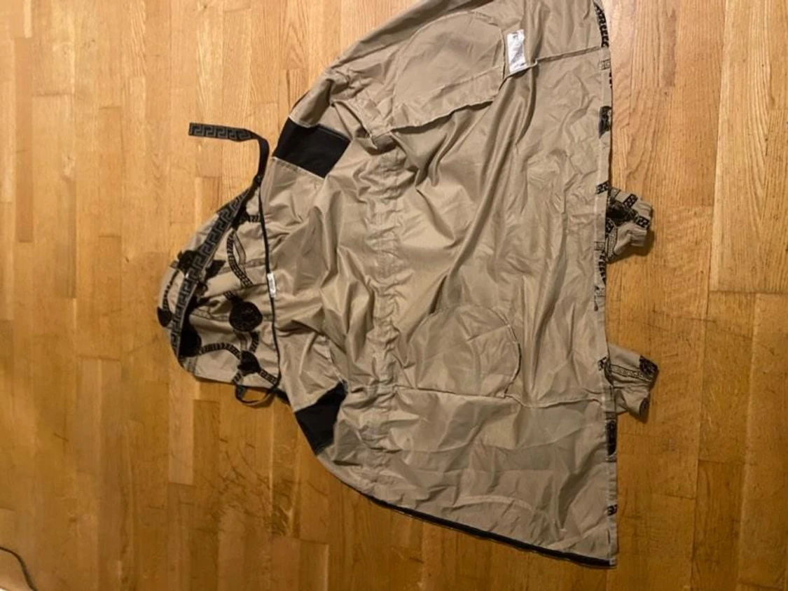 Beige Versace vindjacka  - 1