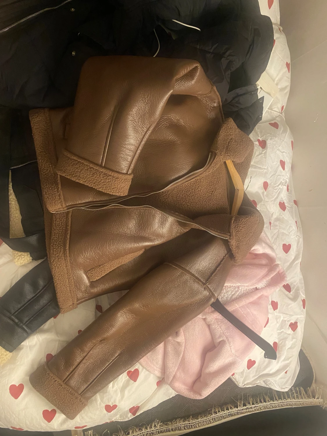 Brun teddyjacka med dragkedja