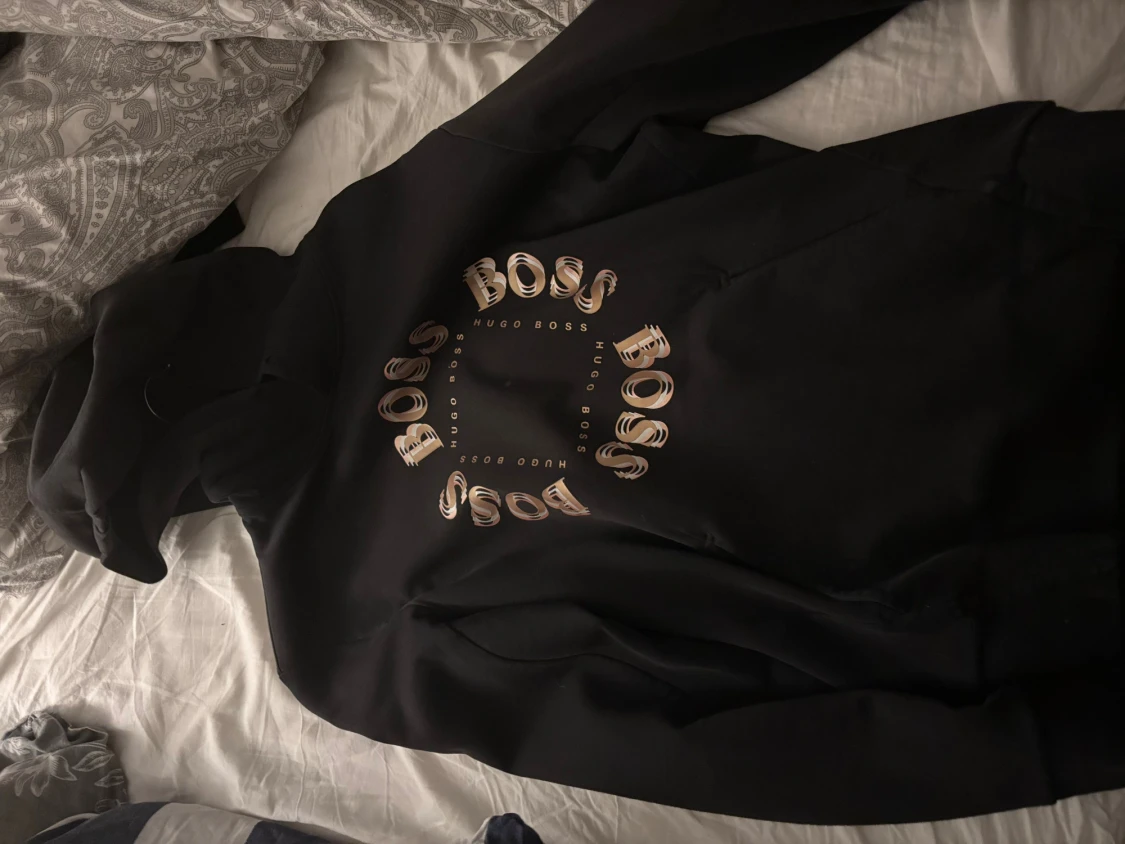 Svart hoodie från Hugo Boss