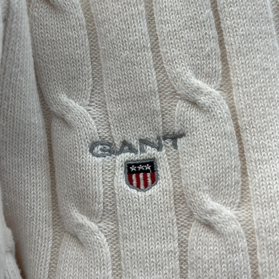 Vit kabelstickad tröja från Gant XS - 4