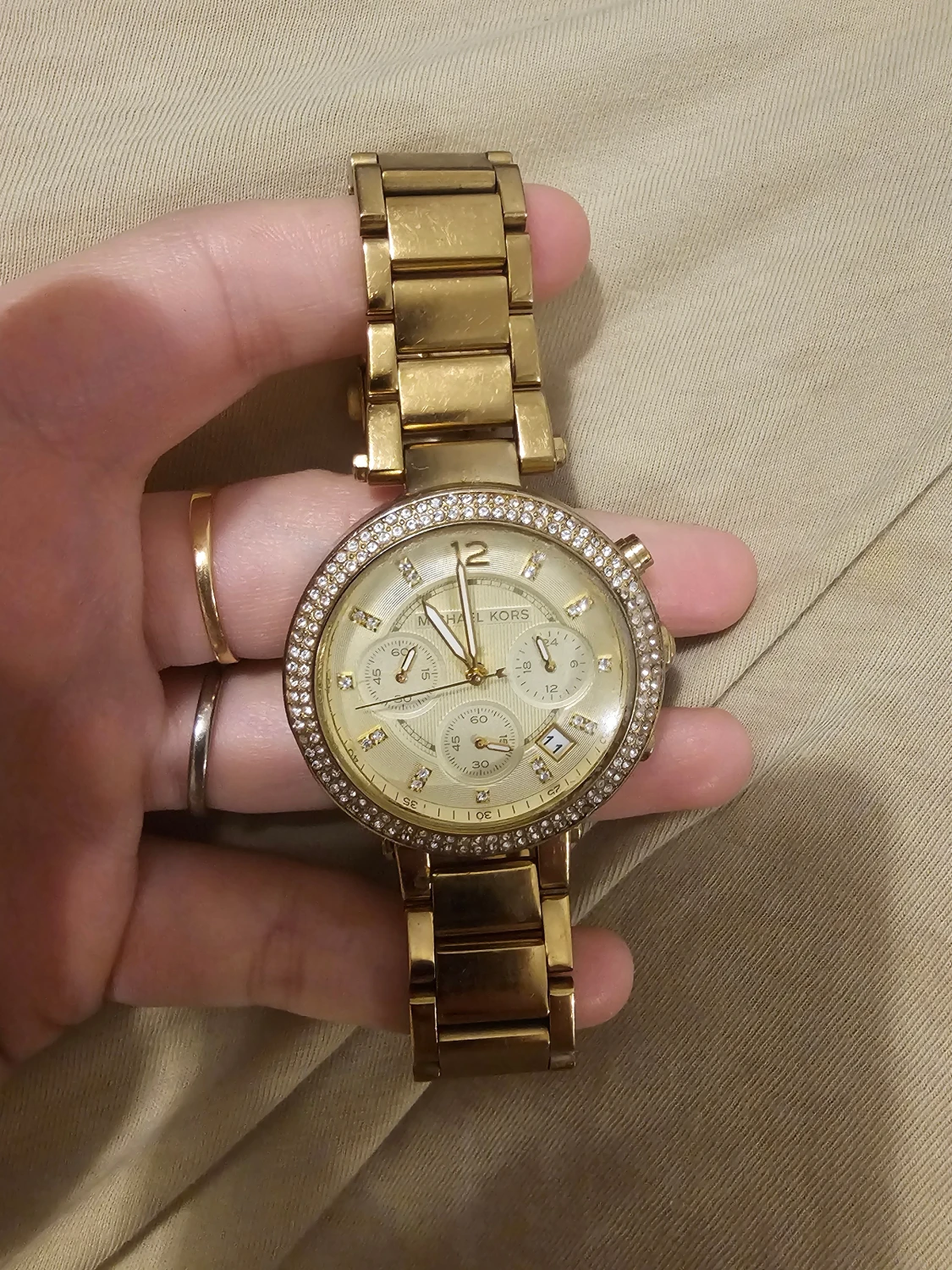 Guldig Michael Kors klocka med stenar - 1