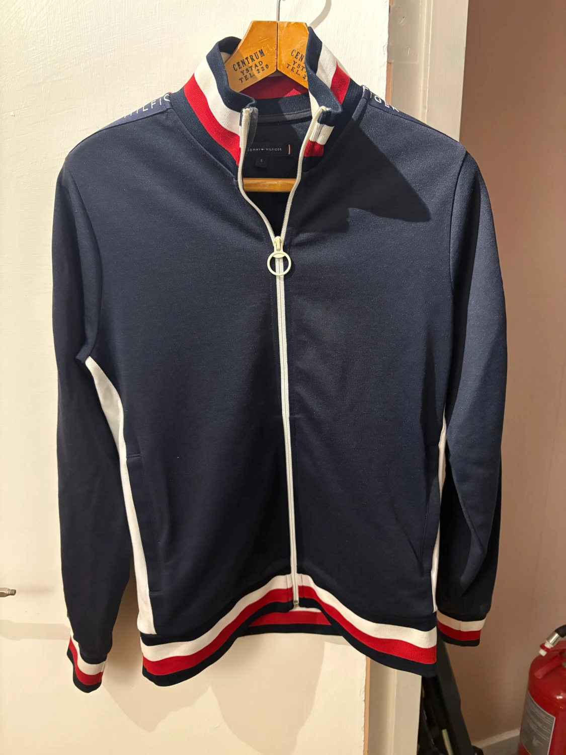 Blå vindjacka Tommy Hilfiger