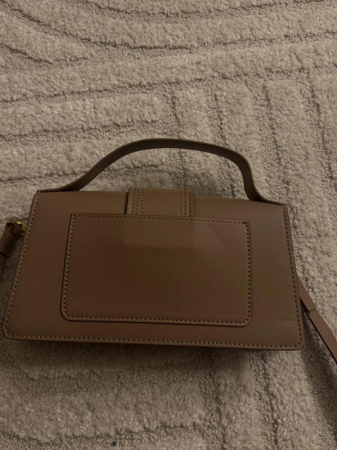 Brun/mörk beige axelväska från Jacquemus - 3