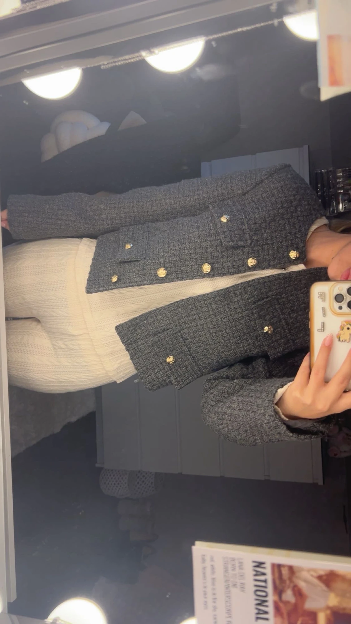 Mörkgrå tweed kavaj med guldknappar