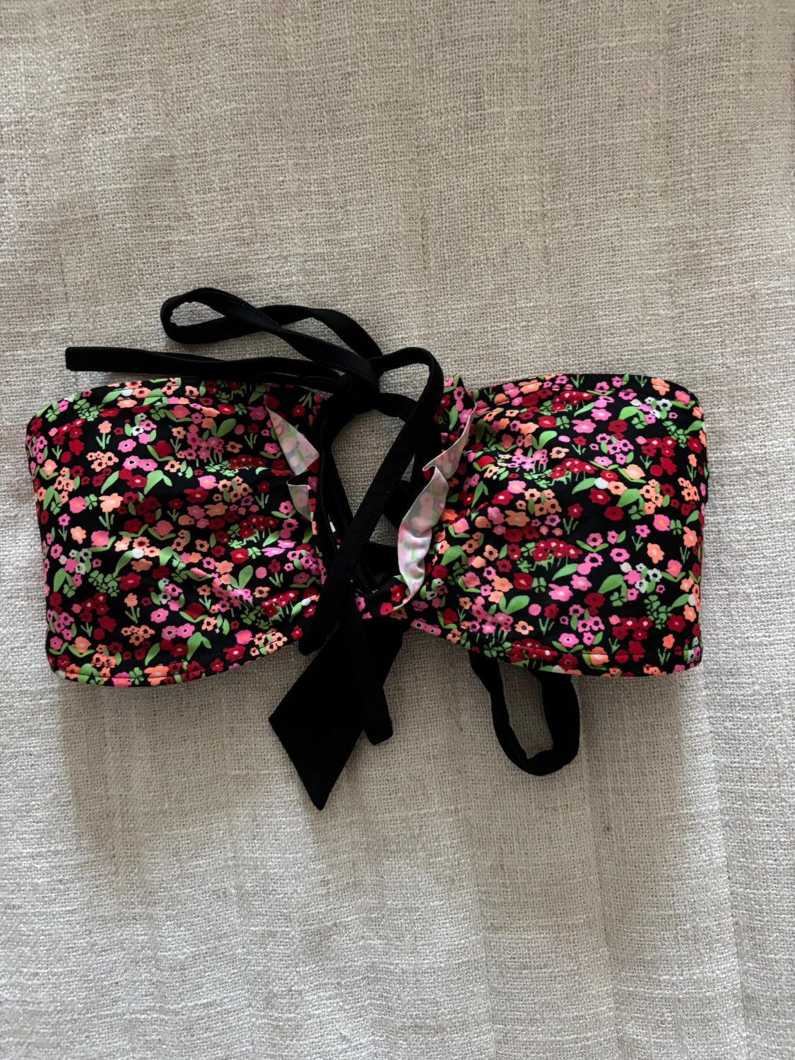 Blommig bikiniöverdel från Warp