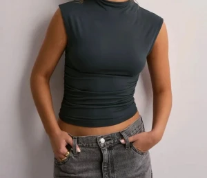 soft touch top  - Dark grey (like on the first picture) only used once. very soft material!